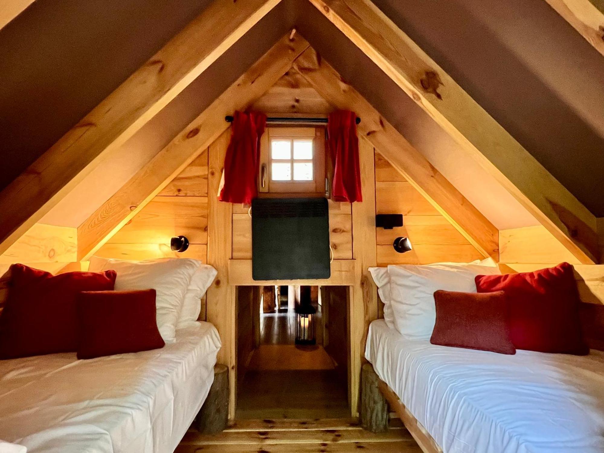 Les Cabanes De Rensiwez Mabompre Bagian luar foto