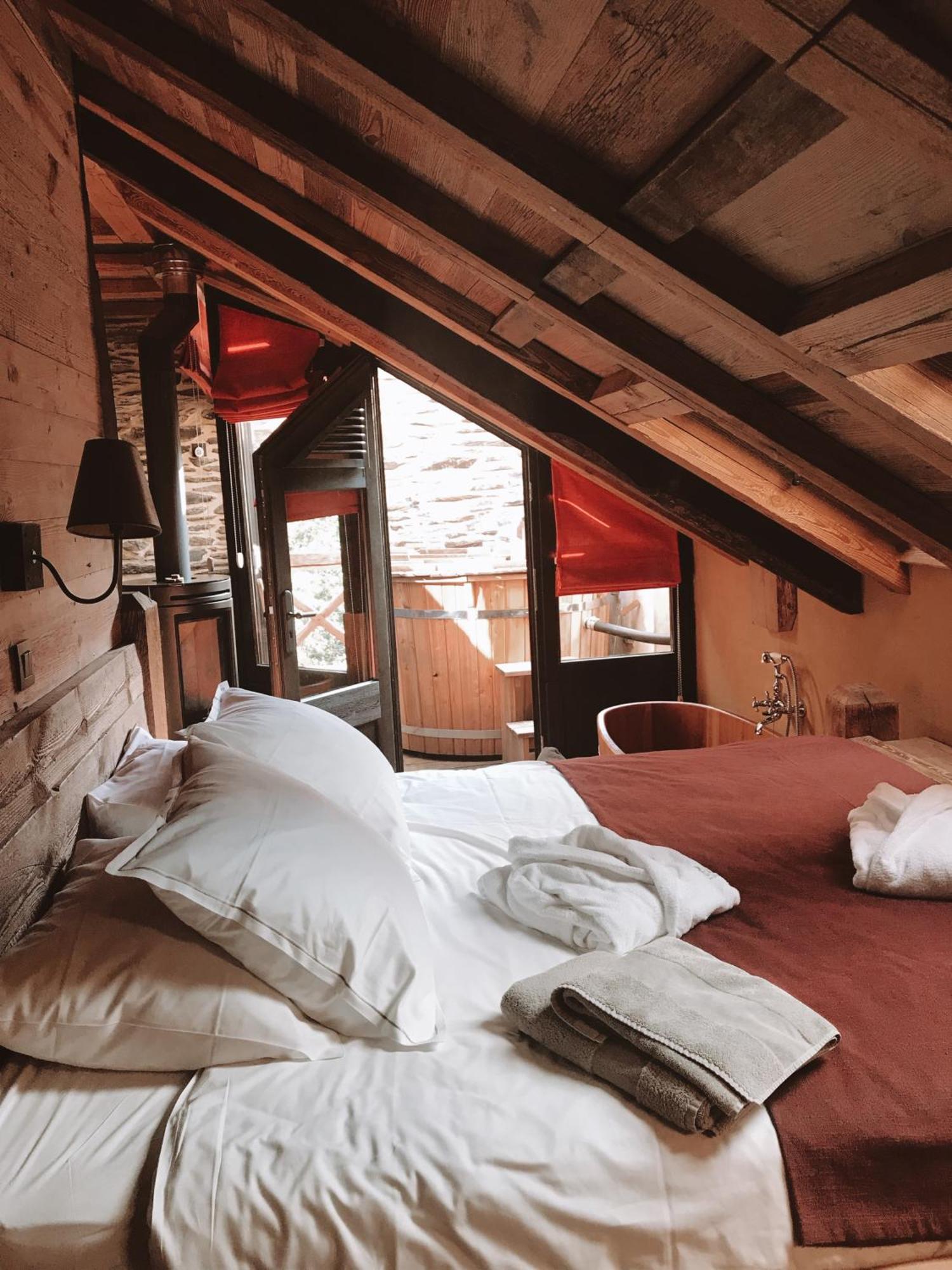 Les Cabanes De Rensiwez Mabompre Bagian luar foto