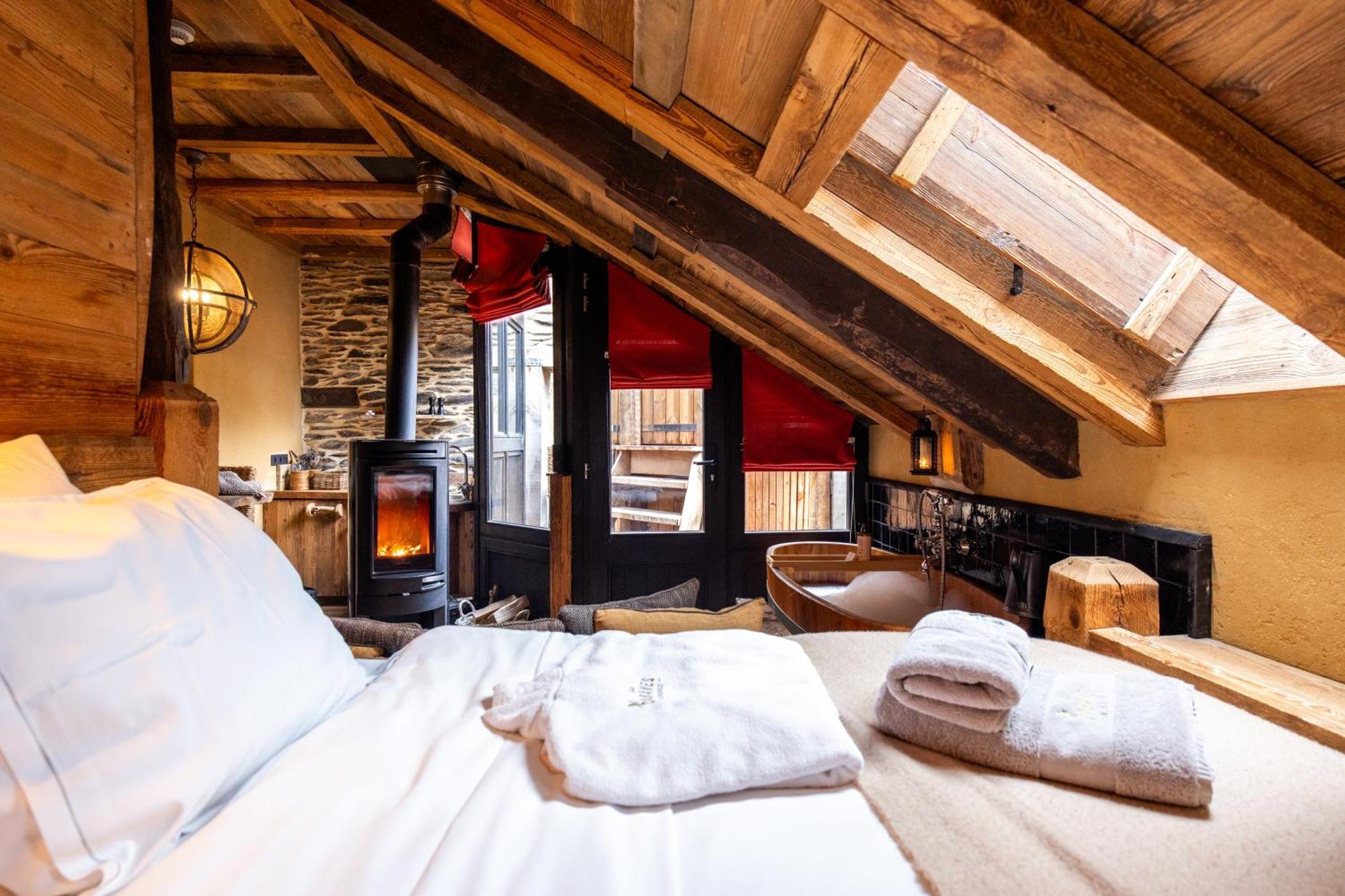 Les Cabanes De Rensiwez Mabompre Bagian luar foto